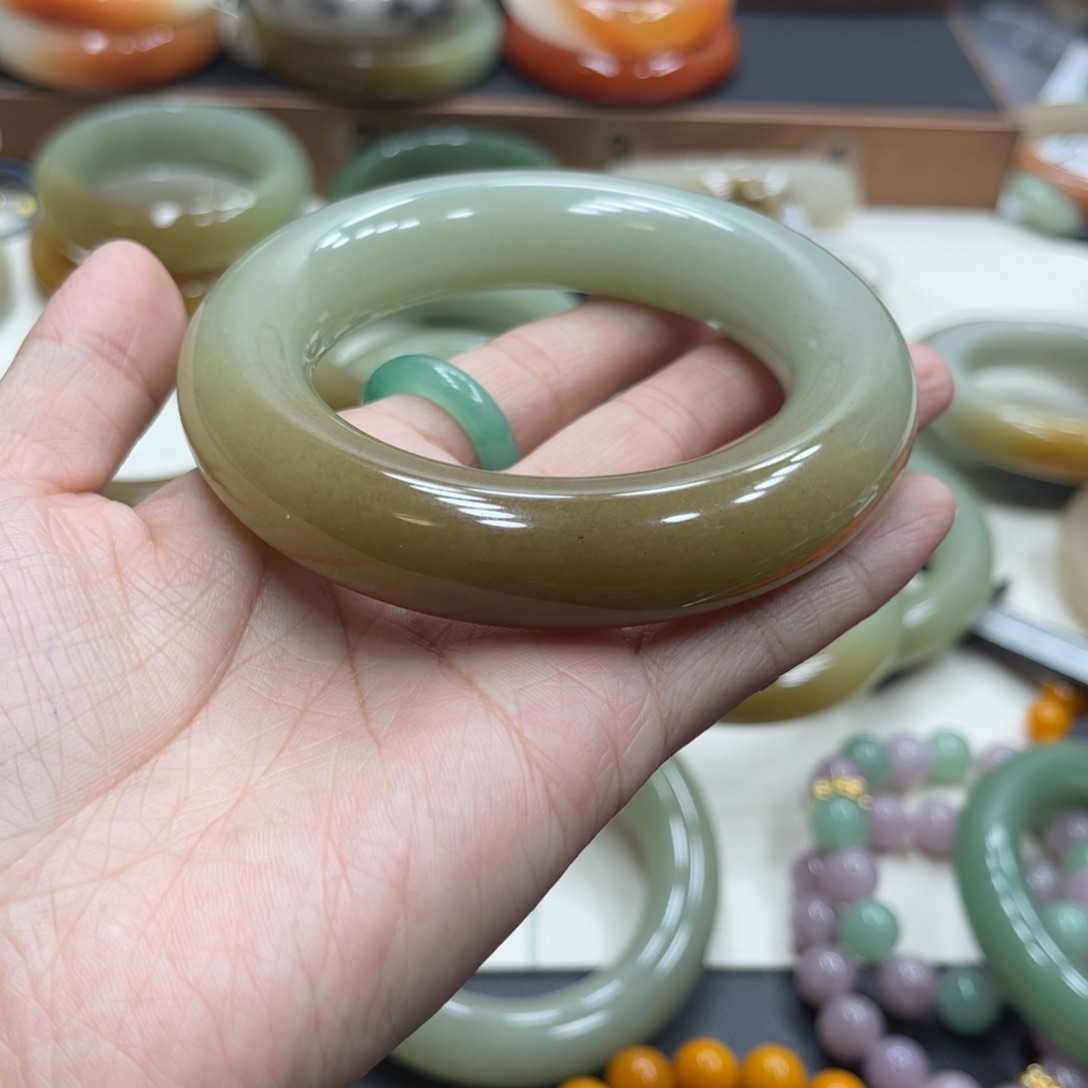 鱼***格石英岩玉未镶嵌珠宝奇石