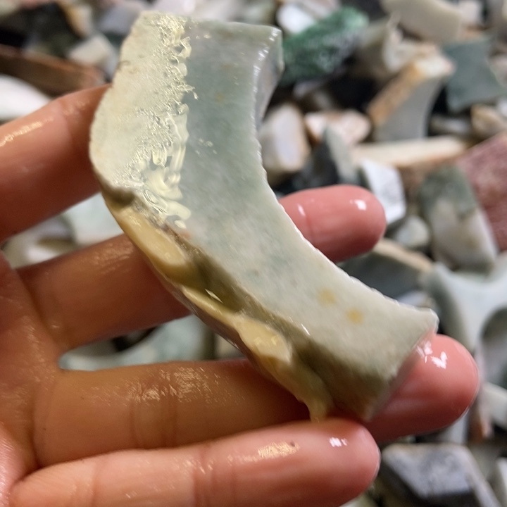 翡翠颈饰未镶嵌天然翡翠