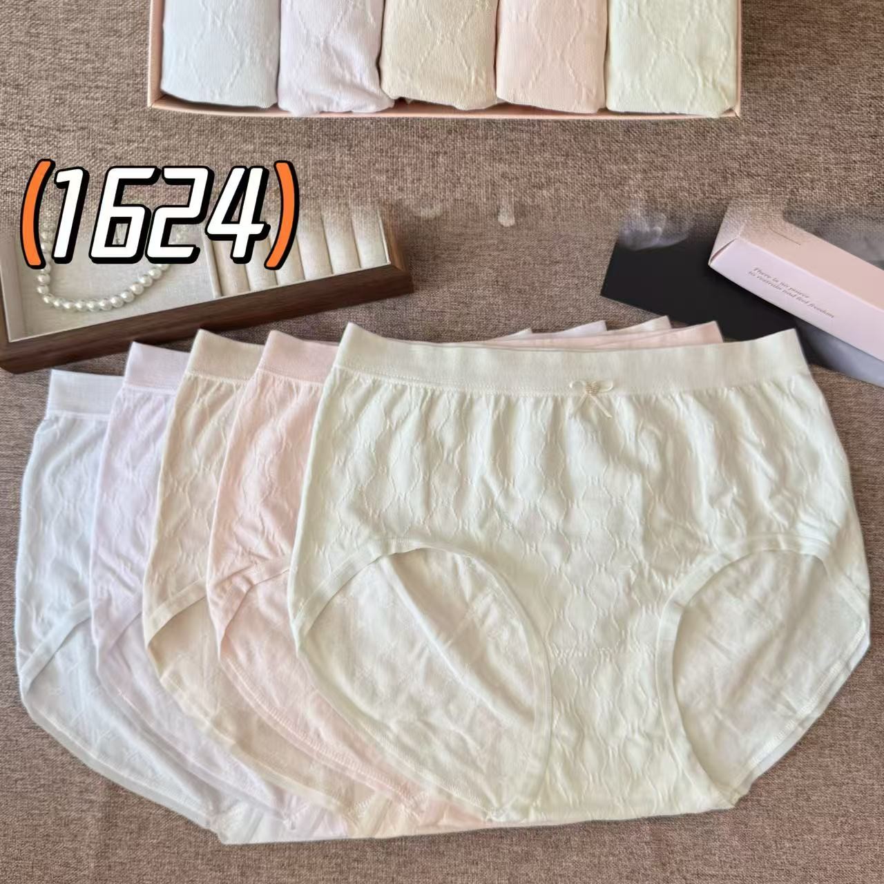 缇娅朵1624中高腰蝴蝶结女士无痕透气亲肤无缝三角内裤