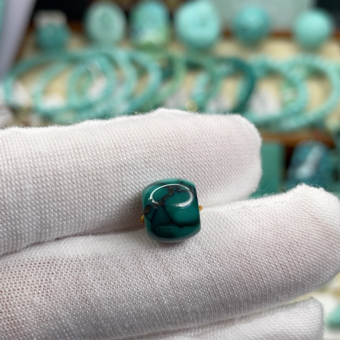 绿松石未镶嵌挂件