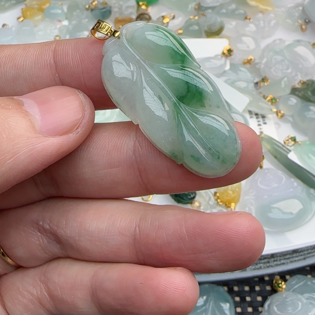 【闪购商品】翡翠吊坠(不含链)18K金镶嵌叶子