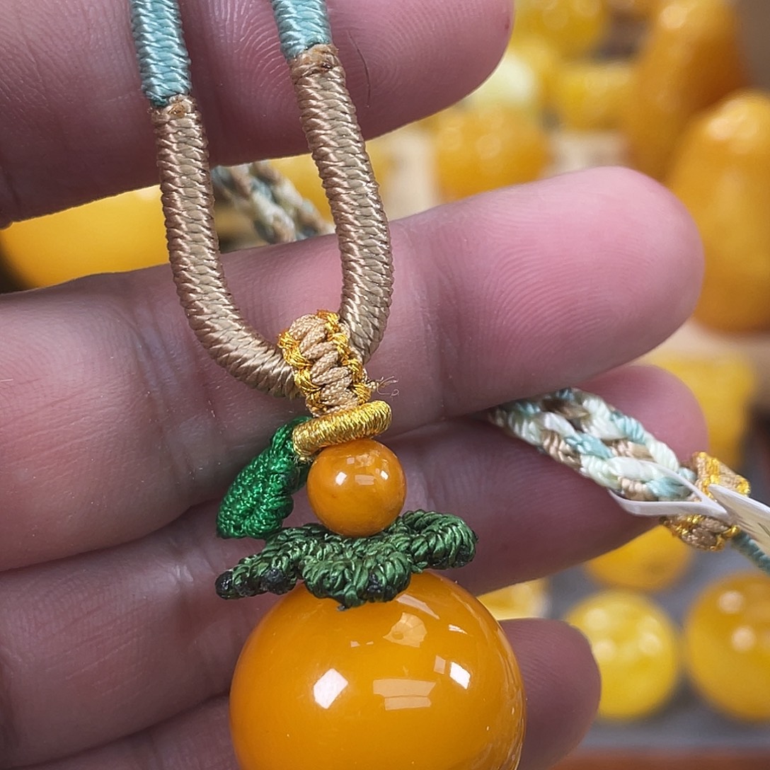 琥珀未镶嵌裸石琥珀