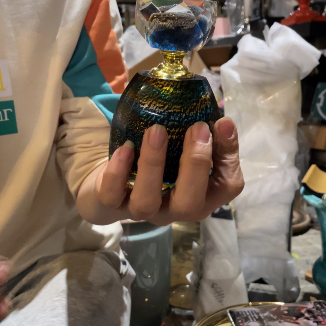 陶瓷花瓶，部分微瑕