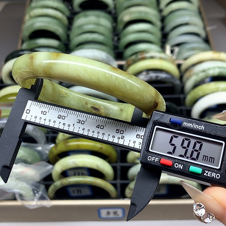 未镶嵌蛇纹石玉手镯187