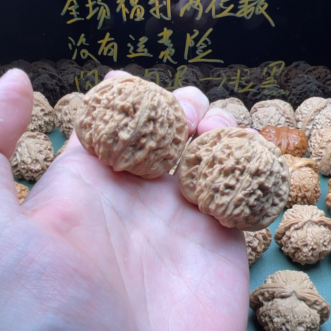 核桃把件A***～42全品四座楼