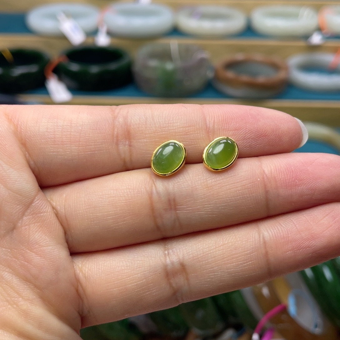 未镶嵌和田玉耳饰