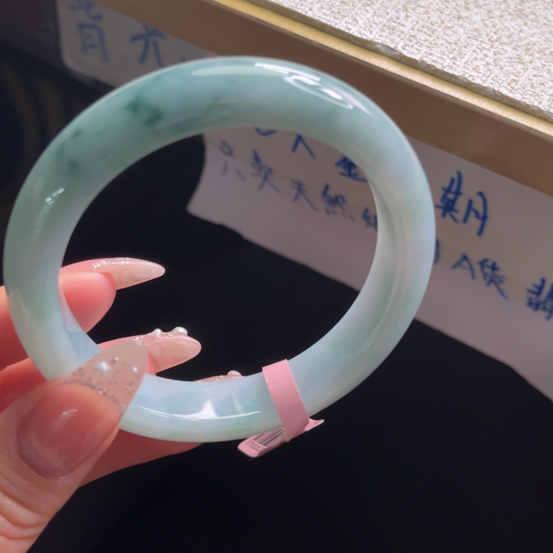 翡翠未镶嵌手镯手镯