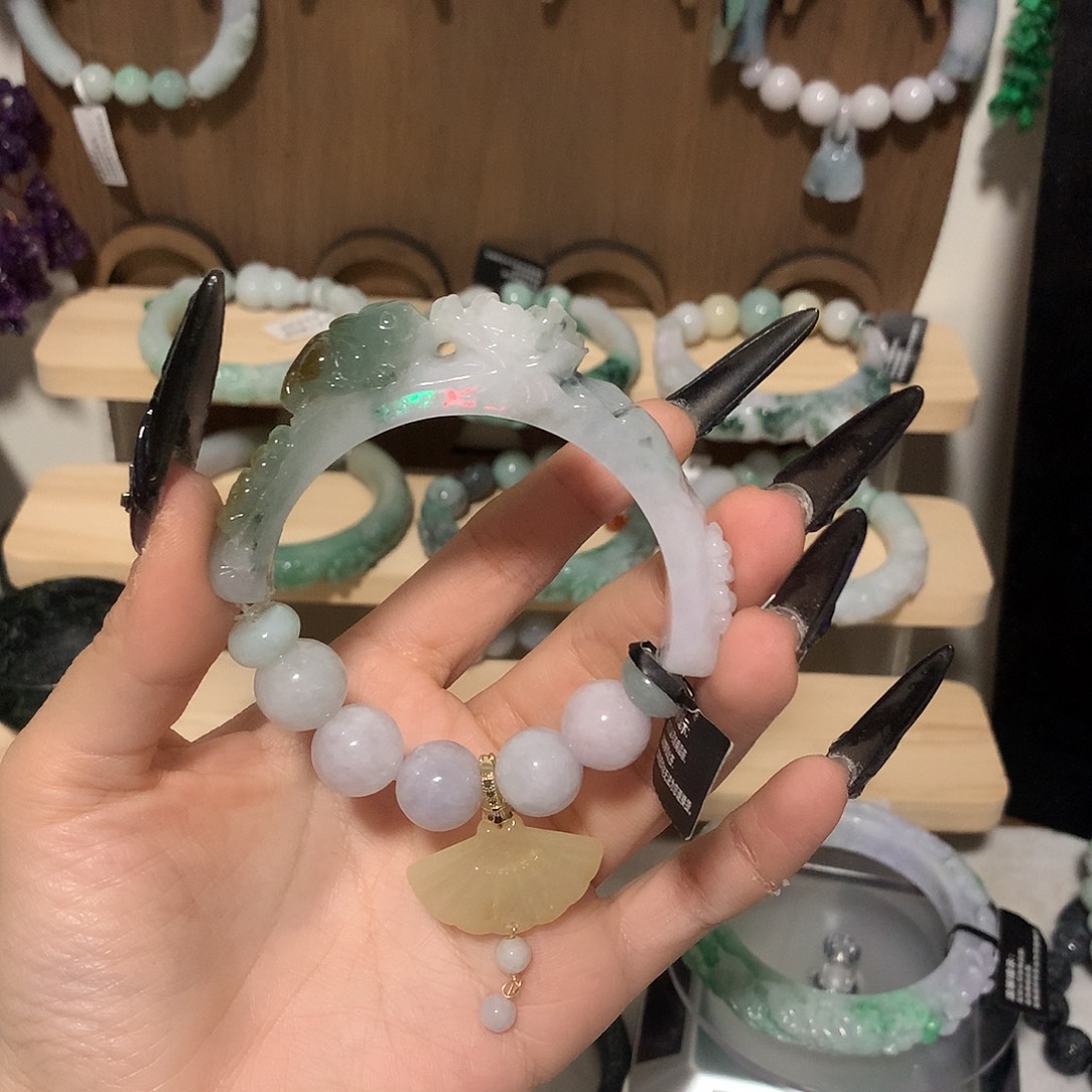 叮***e翡翠未镶嵌手镯兔兔手镯手镯手镯