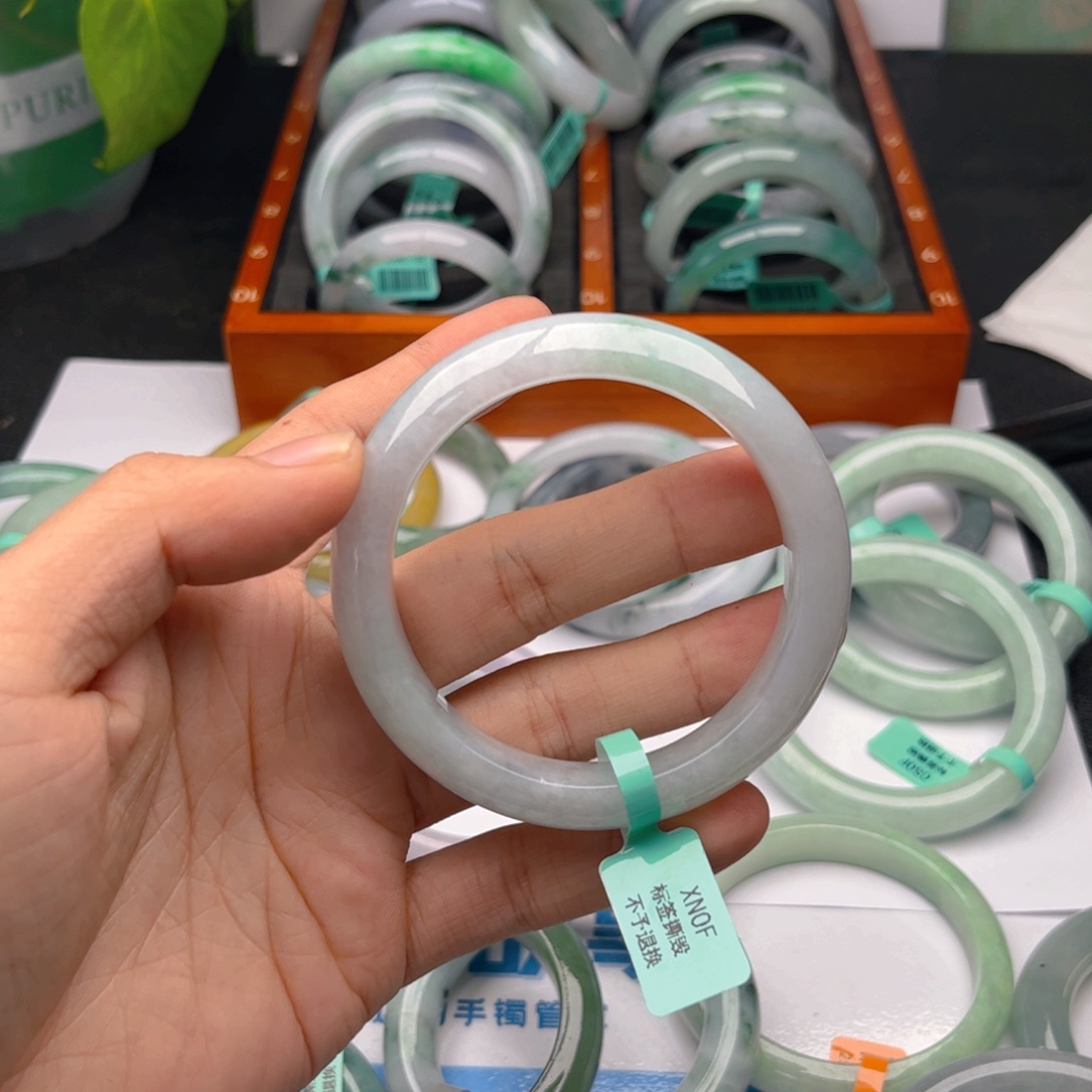 未镶嵌手镯翡翠5758。160