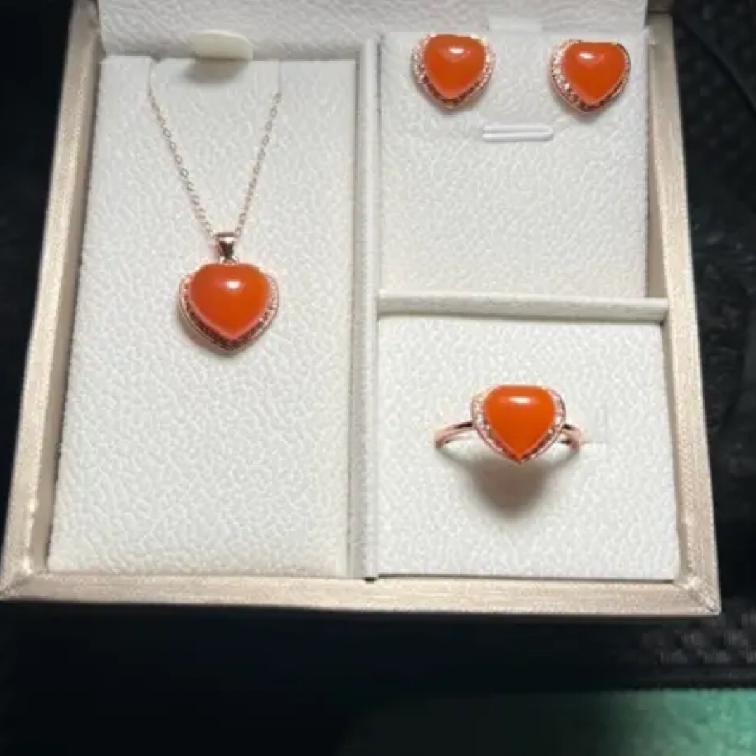 保山原矿南红爱心戒面已送镶嵌