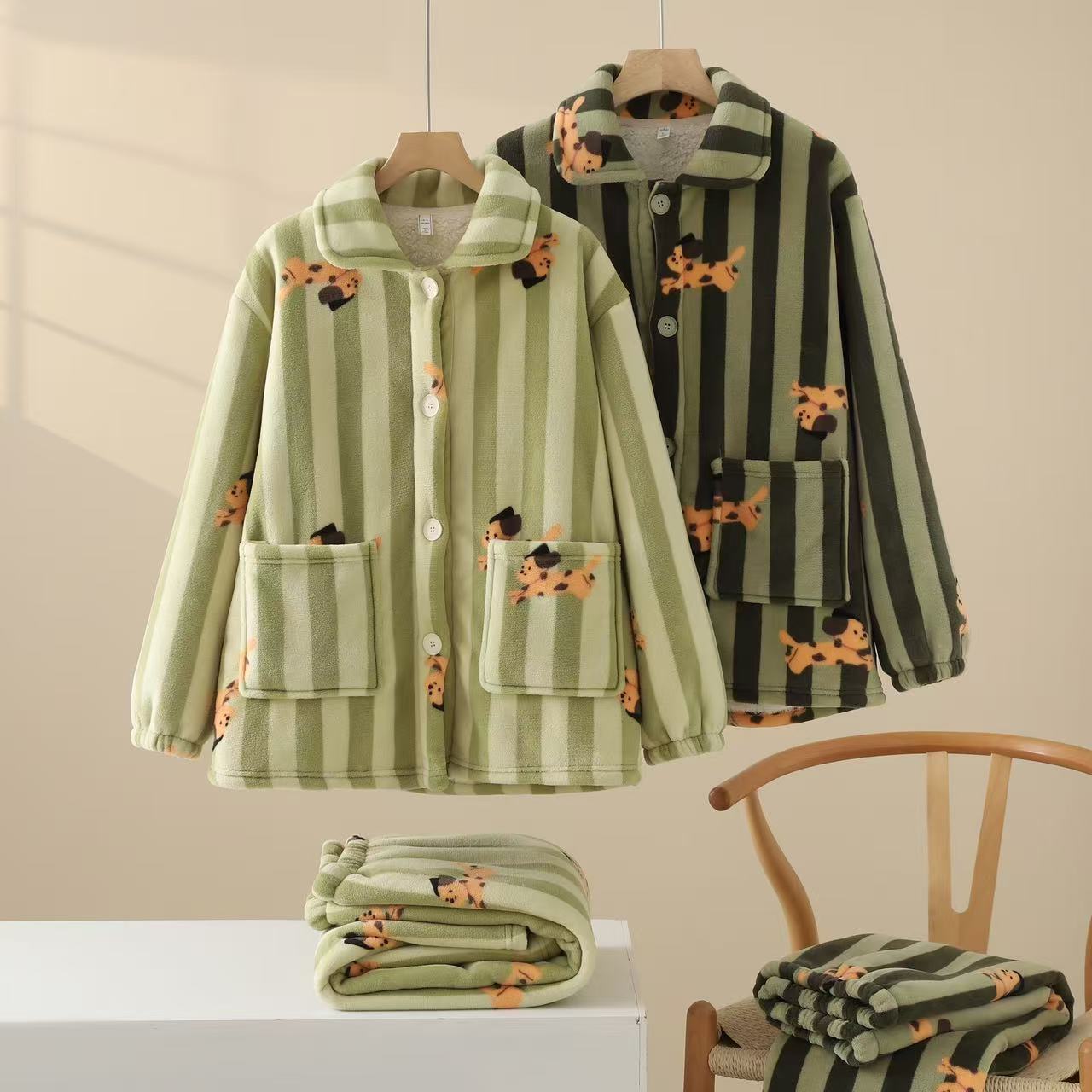 情侣睡衣2025新款双层加厚羊羔绒+牛奶绒秋冬保暖加绒可外穿睡衣