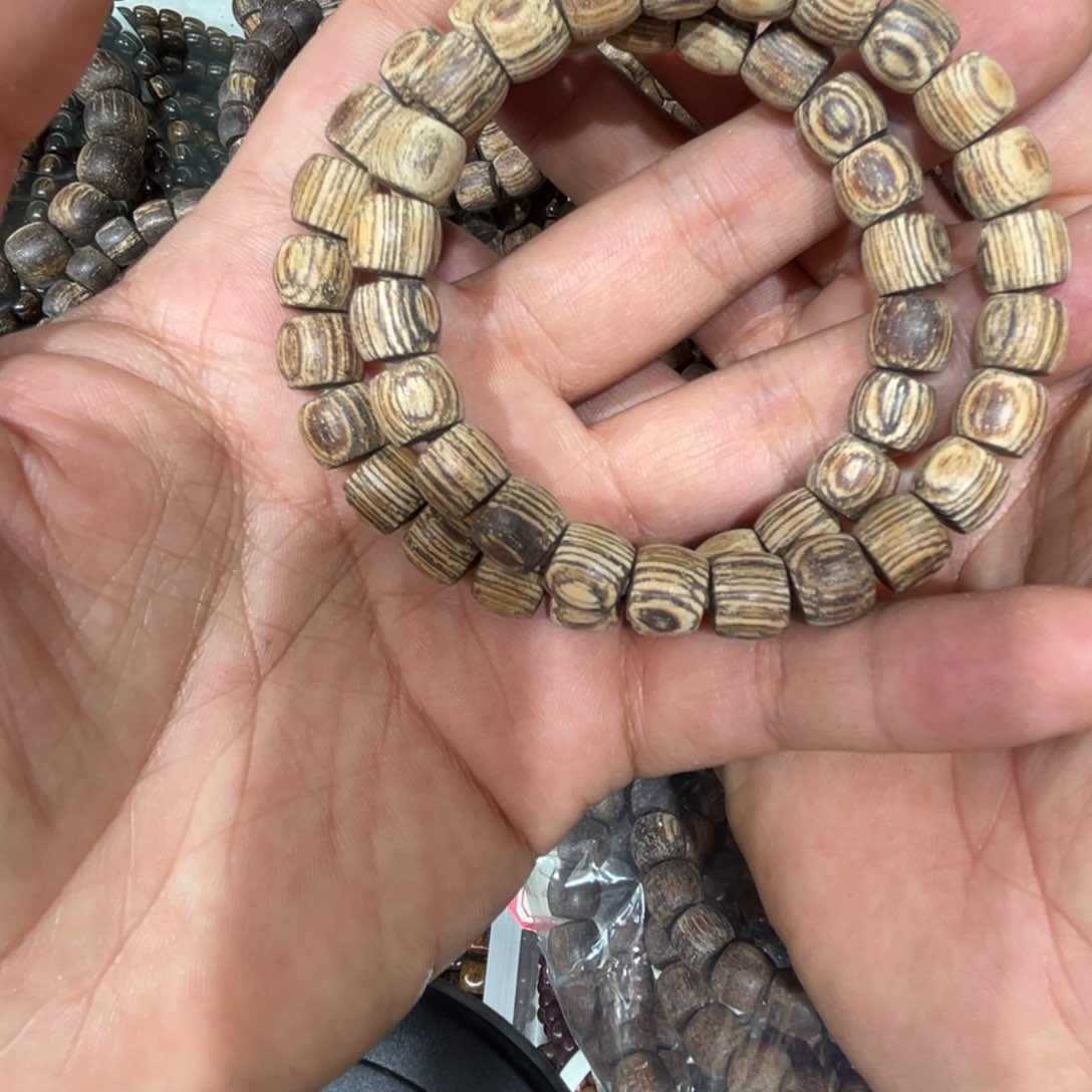 只买单纯的吊坠，没带链子，属的性质。