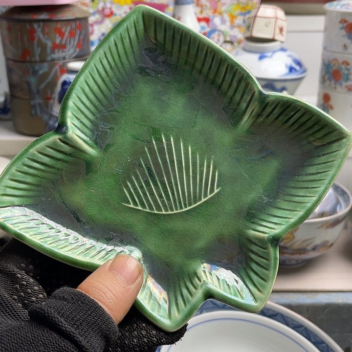 瓷片！你说是你朋友啊个是什么啊