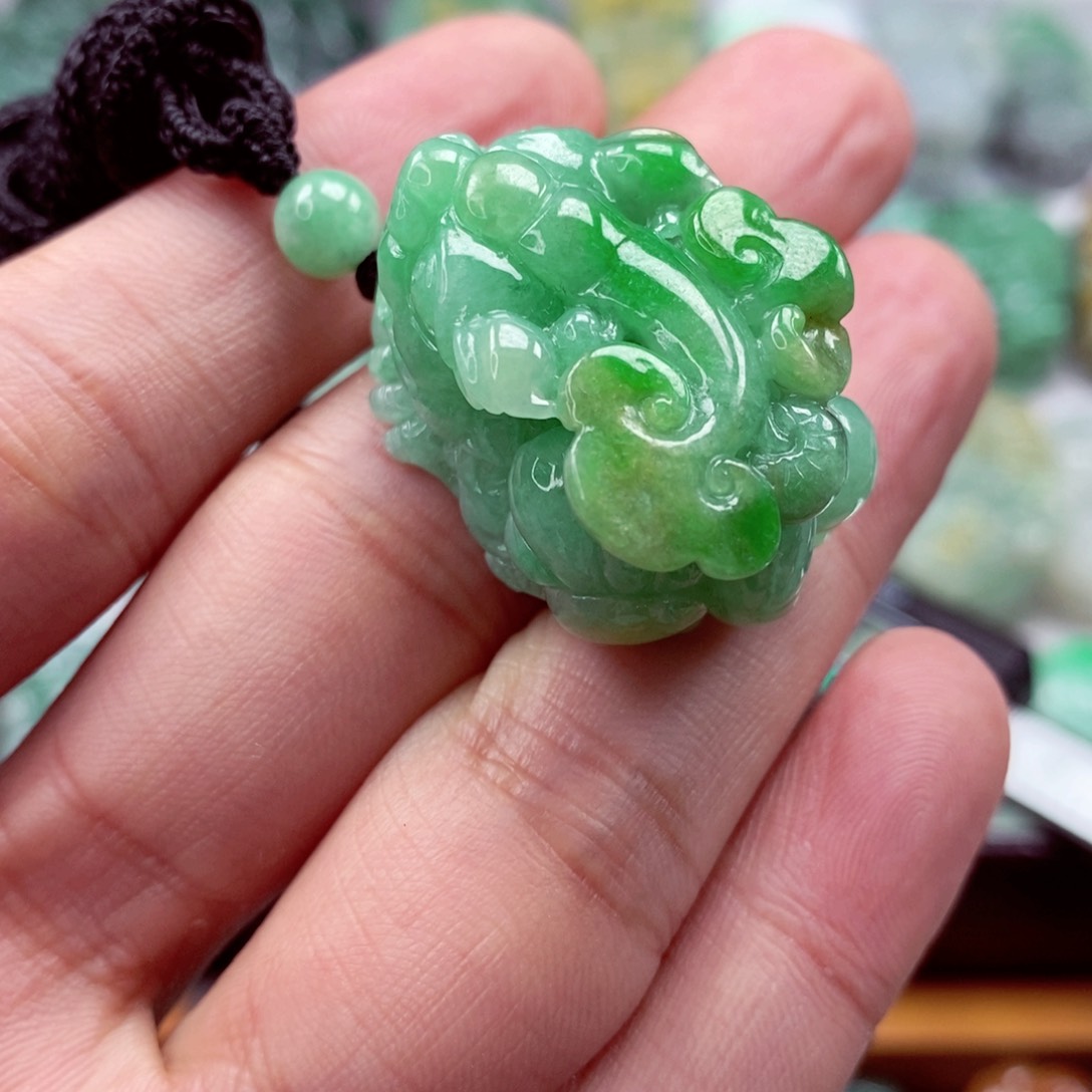 翡翠颈饰未镶嵌翡翠