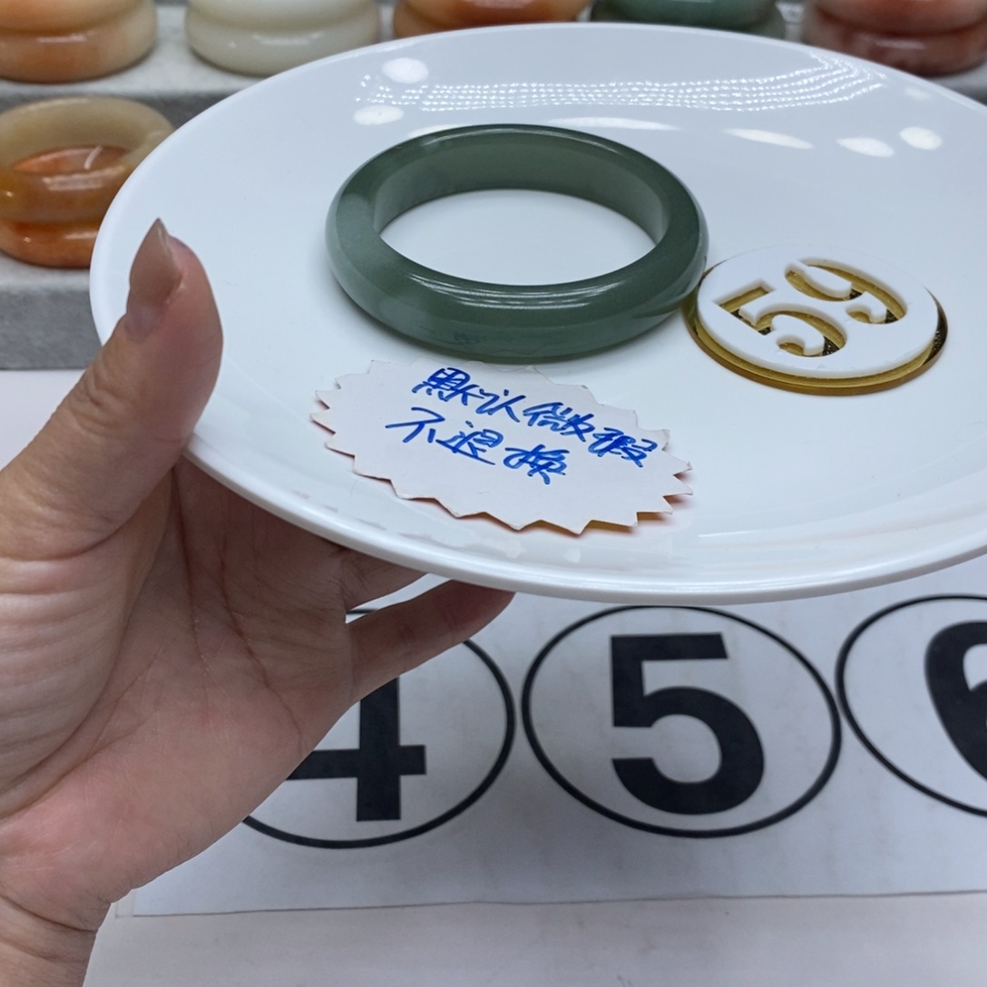 石英质玉未镶嵌手镯