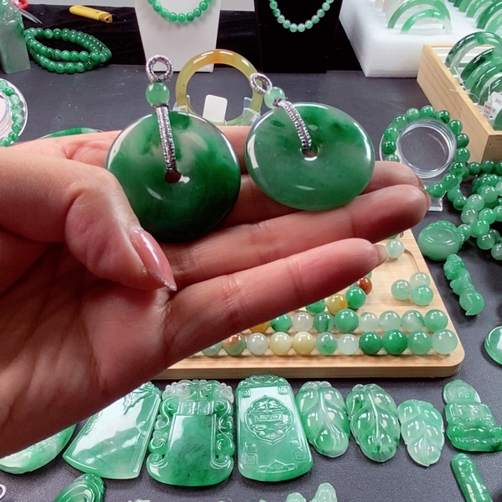 石英质玉未镶嵌吊坠(不含链)萧*