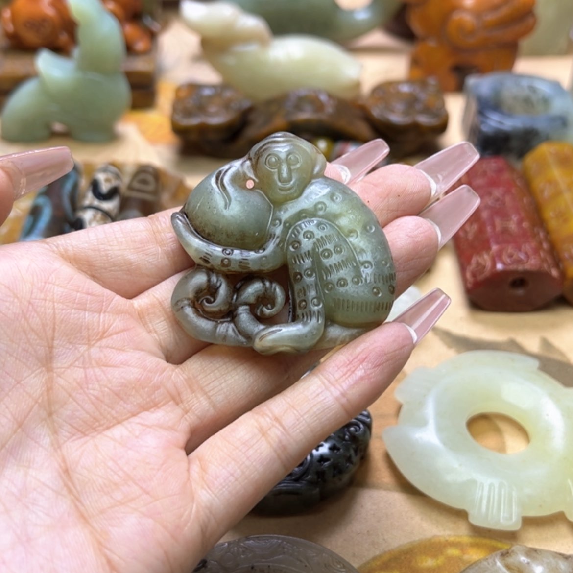 【闪购商品】蛇纹石玉颈饰未镶嵌