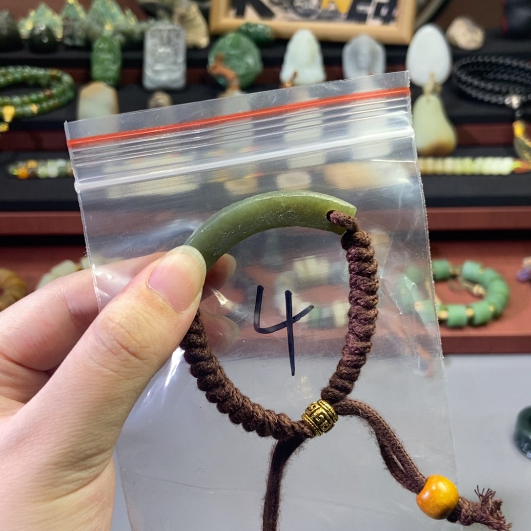 和田玉未镶嵌颈饰张**生