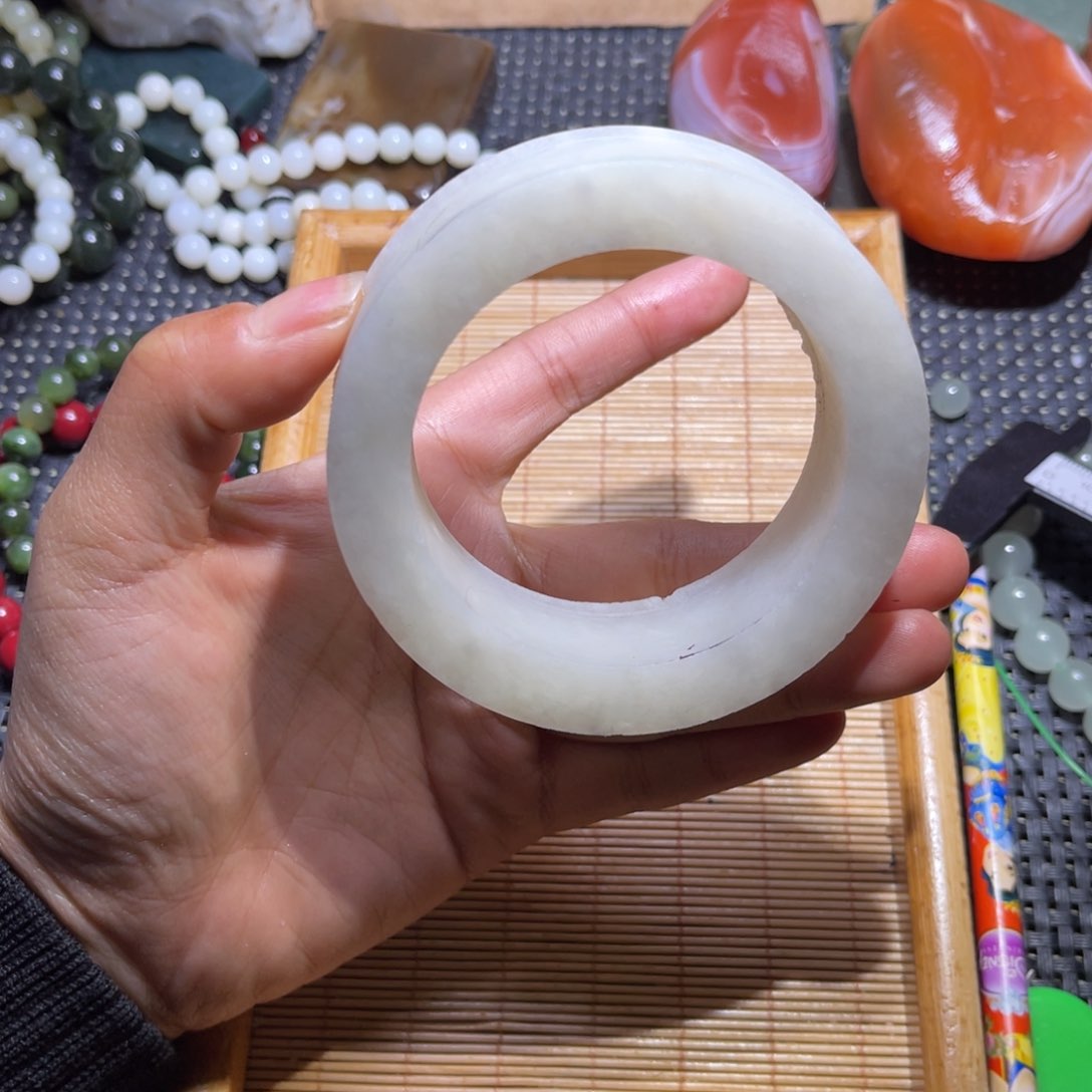 未镶嵌手镯和田玉