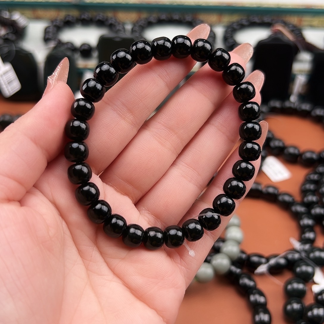 大***楠和田玉未镶嵌手串