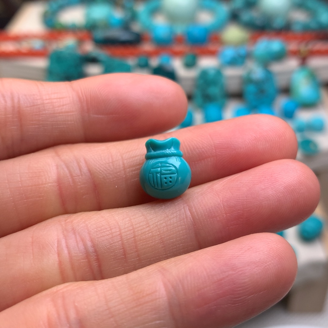 绿松石未镶嵌珠宝奇石