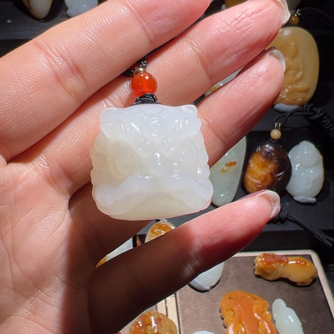 和田玉玉牌未镶嵌飞**仔
