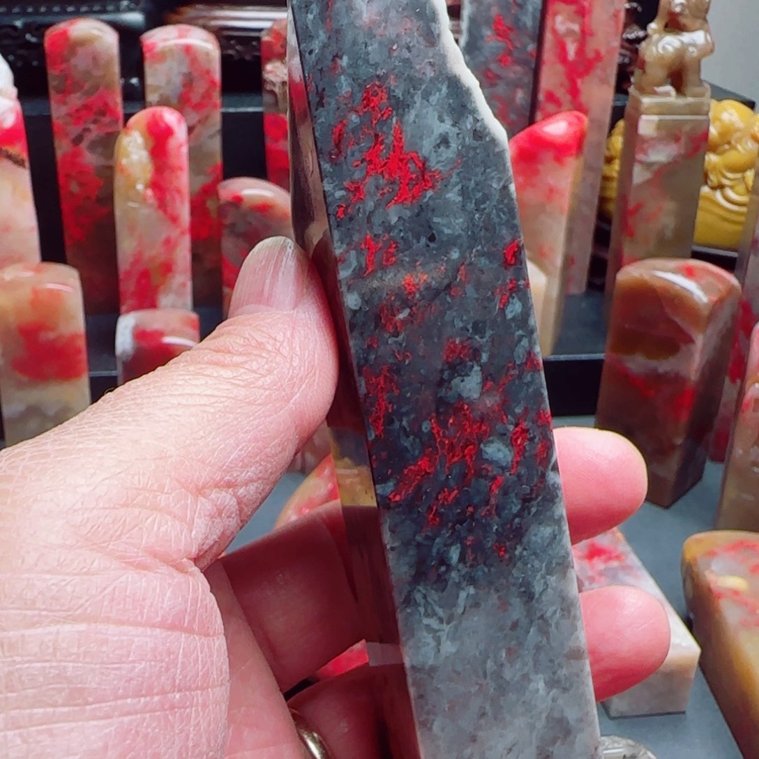 昌化石昌化鸡血石