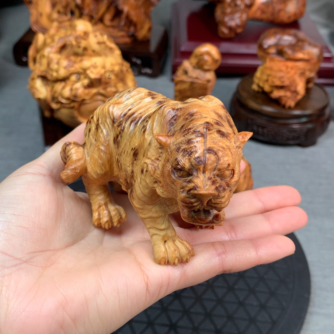 柏木（崖柏）老虎手把件小摆件