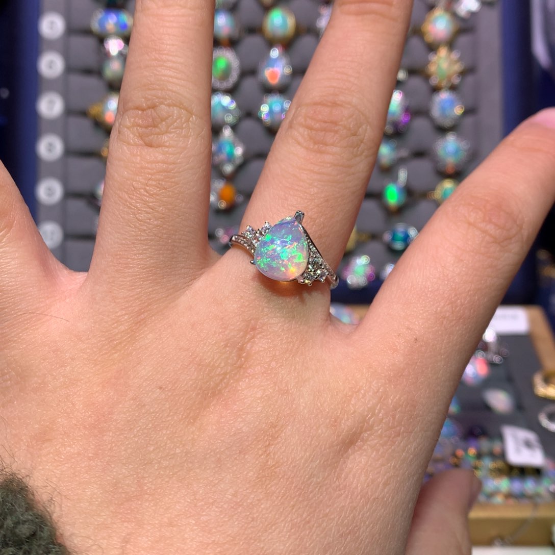 银S925镶嵌欧泊戒指我**兰