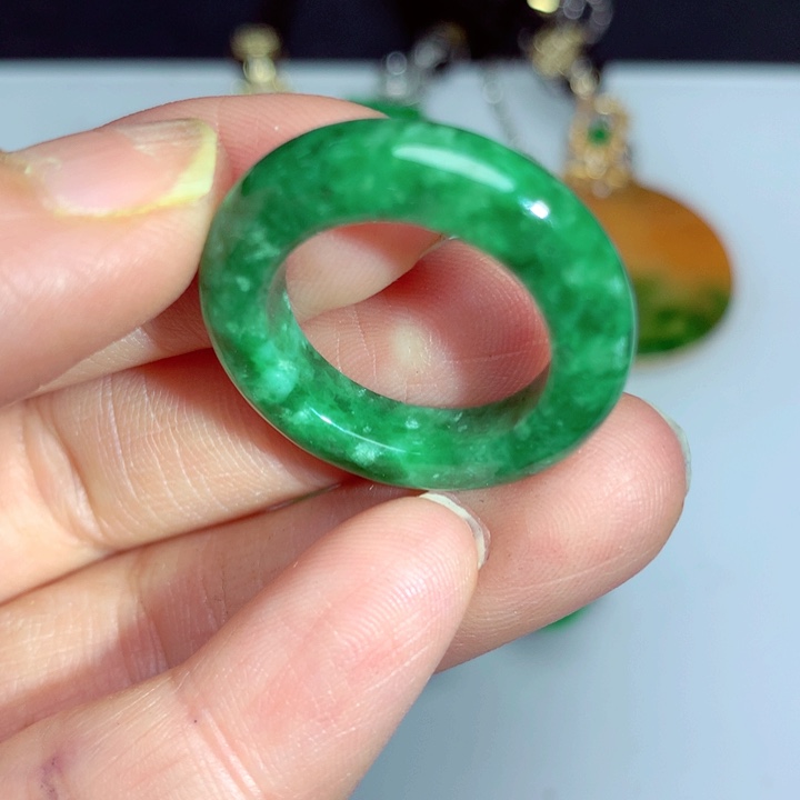 翡翠吊坠(不含链)未镶嵌