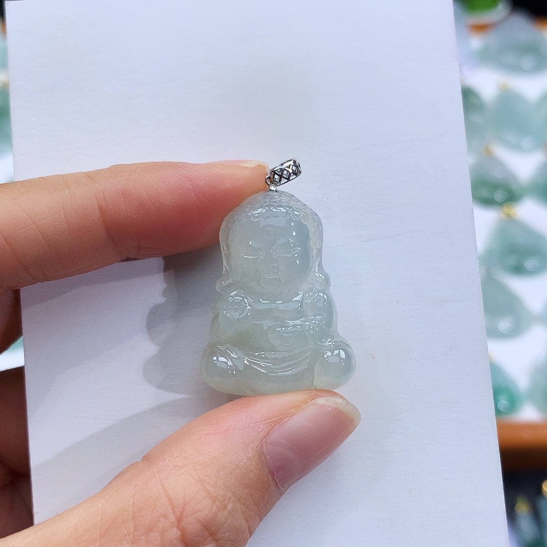 翡翠18K金镶嵌颈饰翡翠吊坠