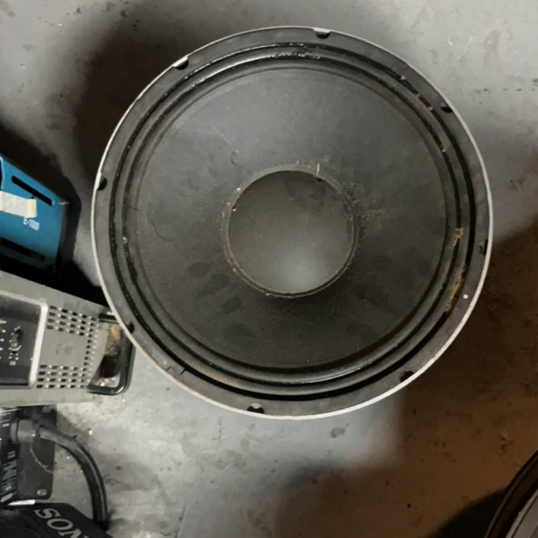 影音电器K T V12寸喇叭一个，不包邮