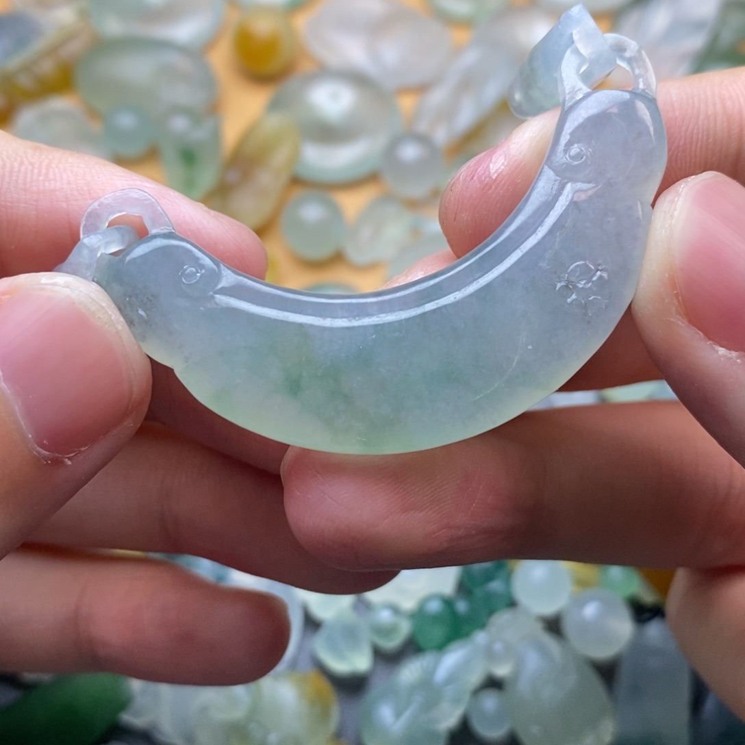 定制翡翠未镶嵌挂件