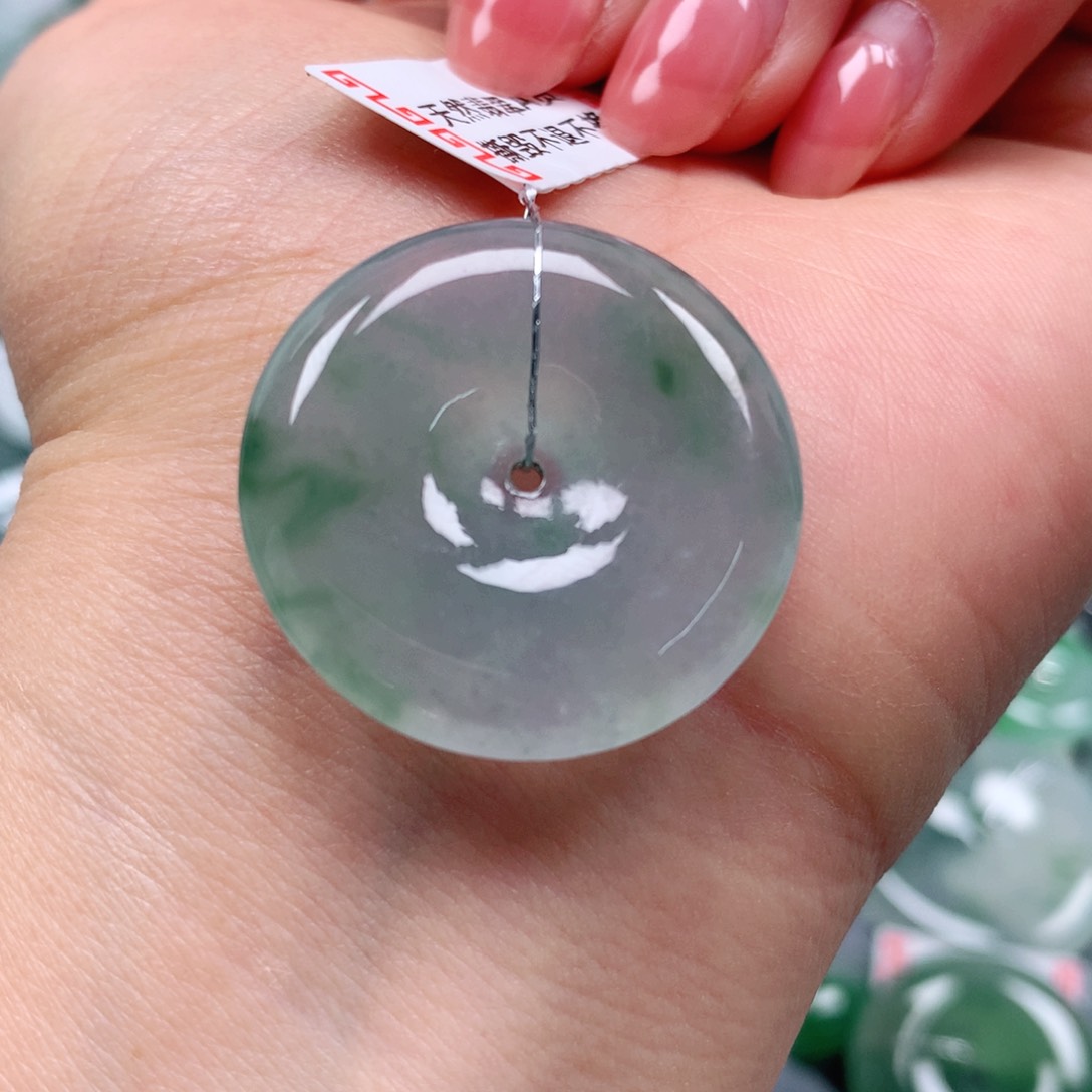 翡翠颈饰未镶嵌天然翡翠