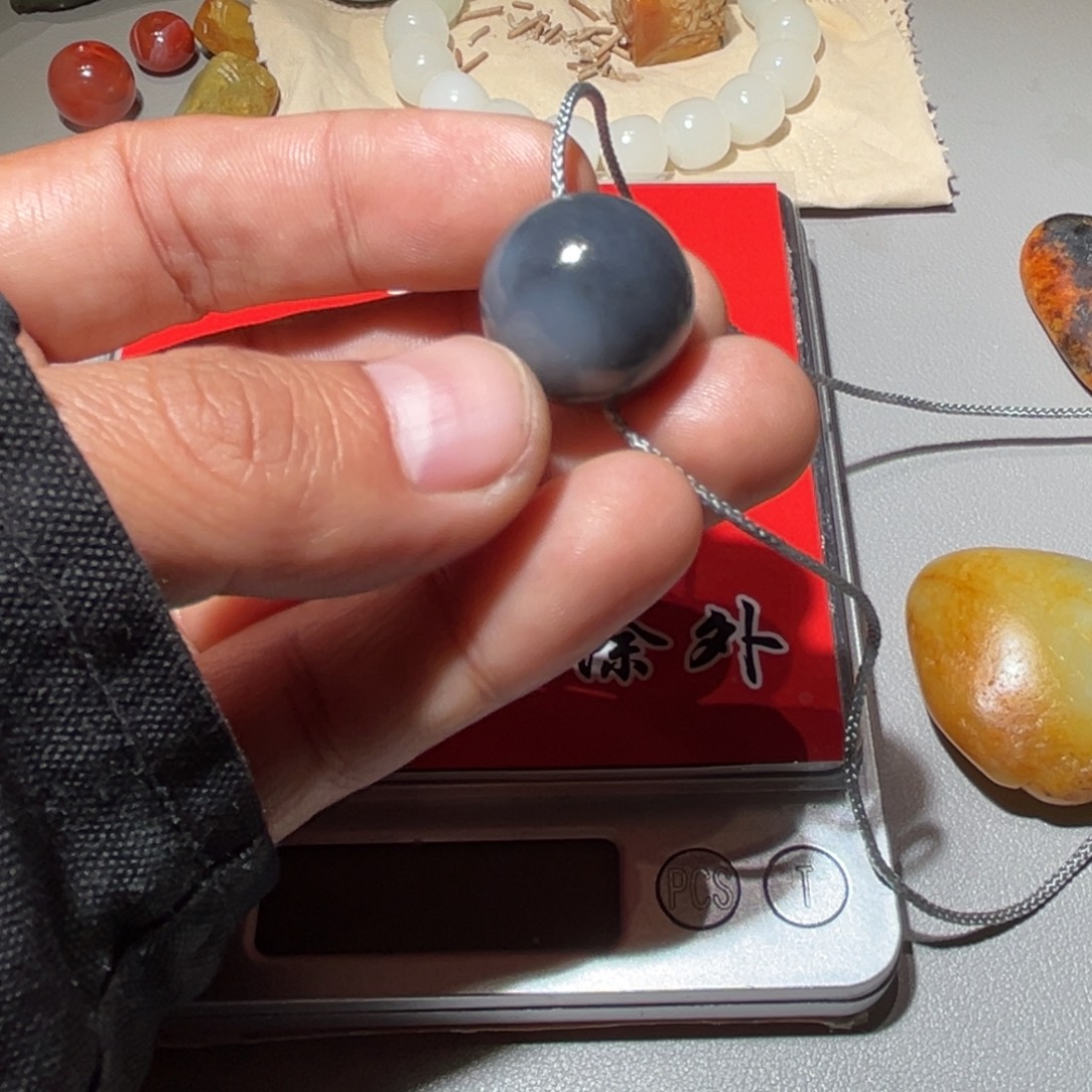 郁***清和田玉（糖玉）未镶嵌挂件