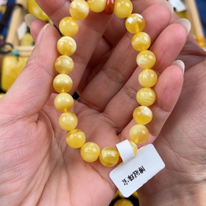 琥珀珠宝奇石未镶嵌琥珀，多样性发其一