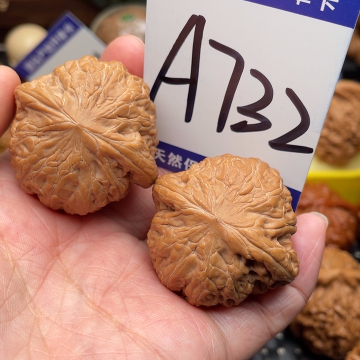 桃核把件铁锤妹妹39