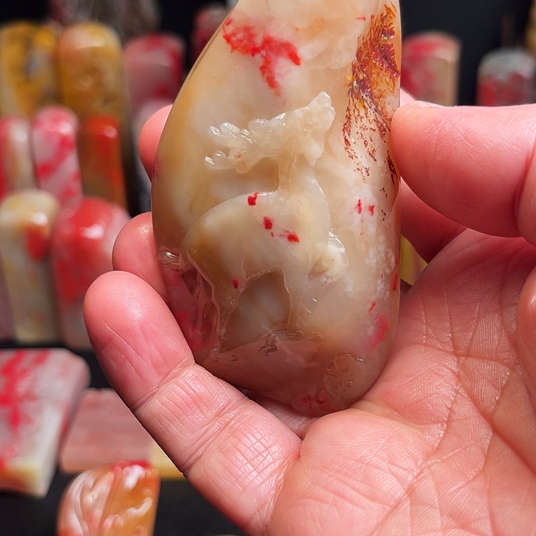 巴林石其他巴林羊脂冻鸡血石把件