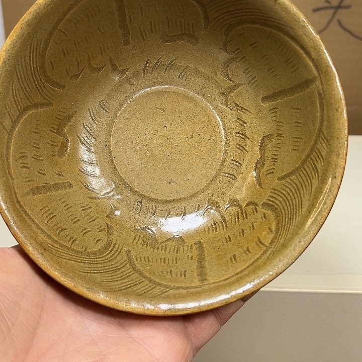 雨***晴福建越窑刻花碗一件