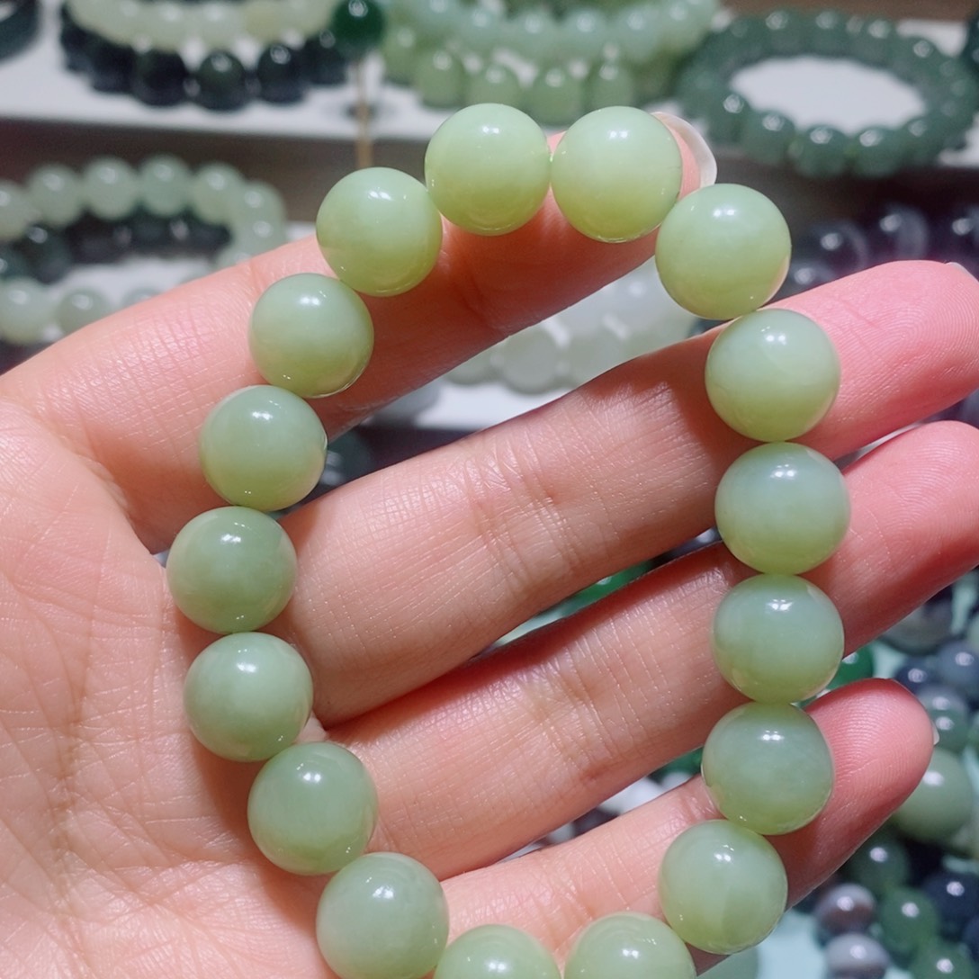 未镶嵌和田玉手链