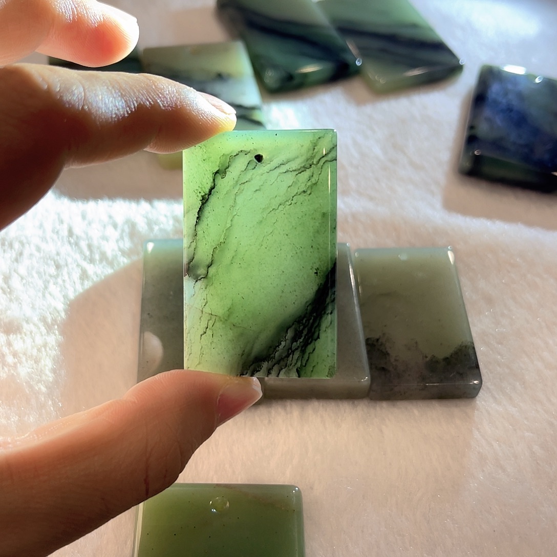 密玉（石英质玉）未镶嵌颈饰