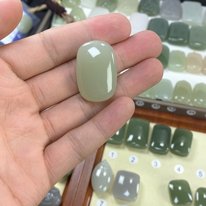 和田玉颈饰未镶嵌张*儿