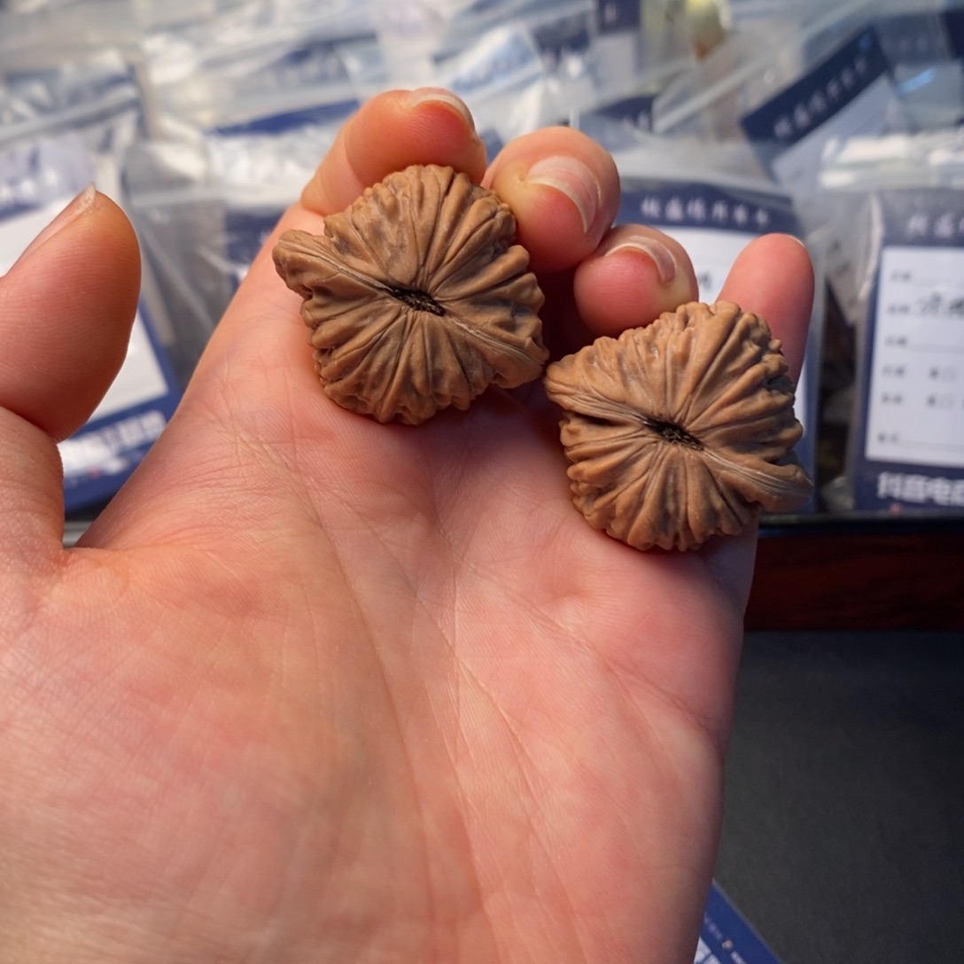 文玩核桃吊坠35汉高楼