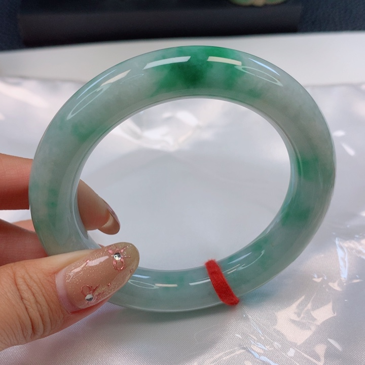 翡翠手镯（圆镯）未镶嵌