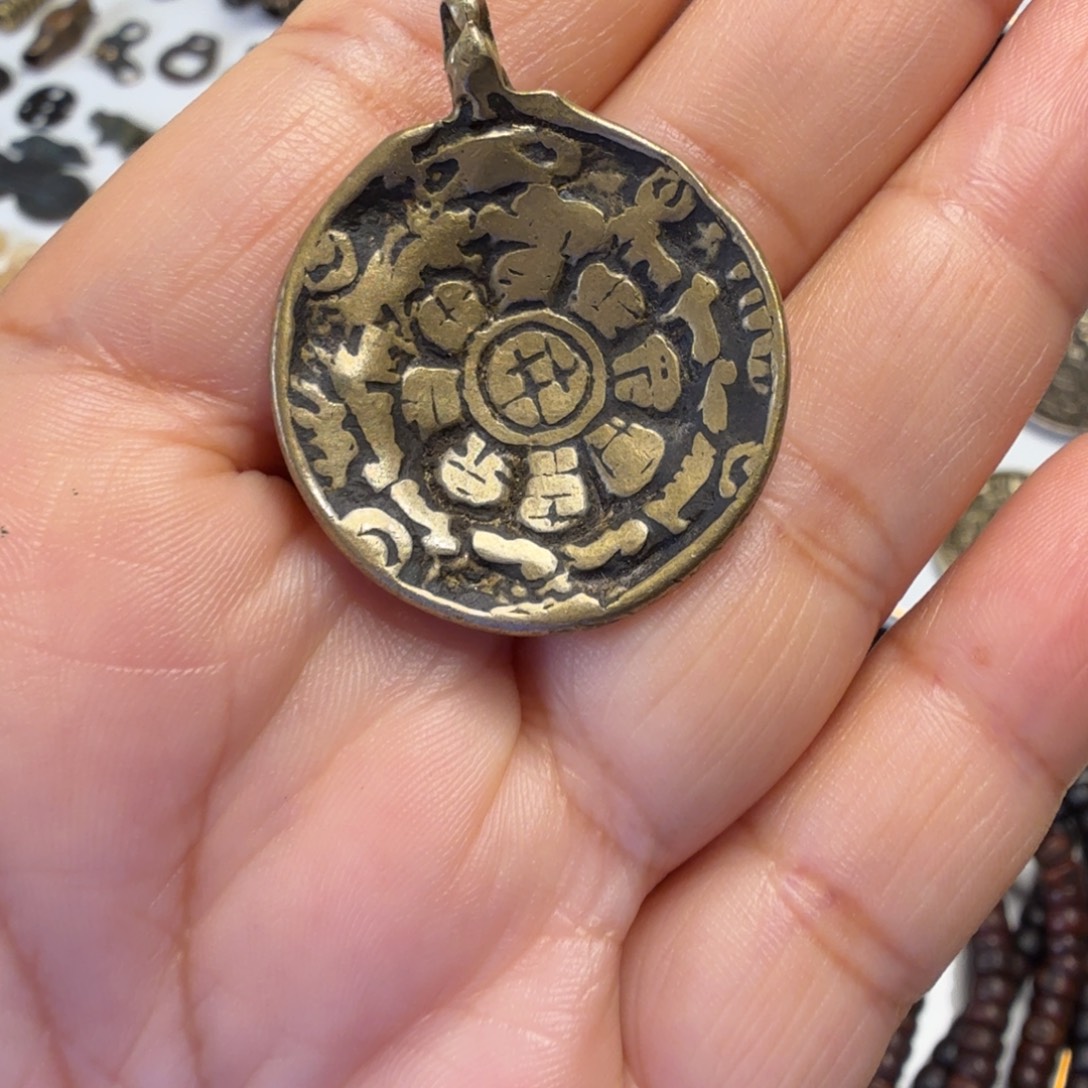 金属材质配件一个