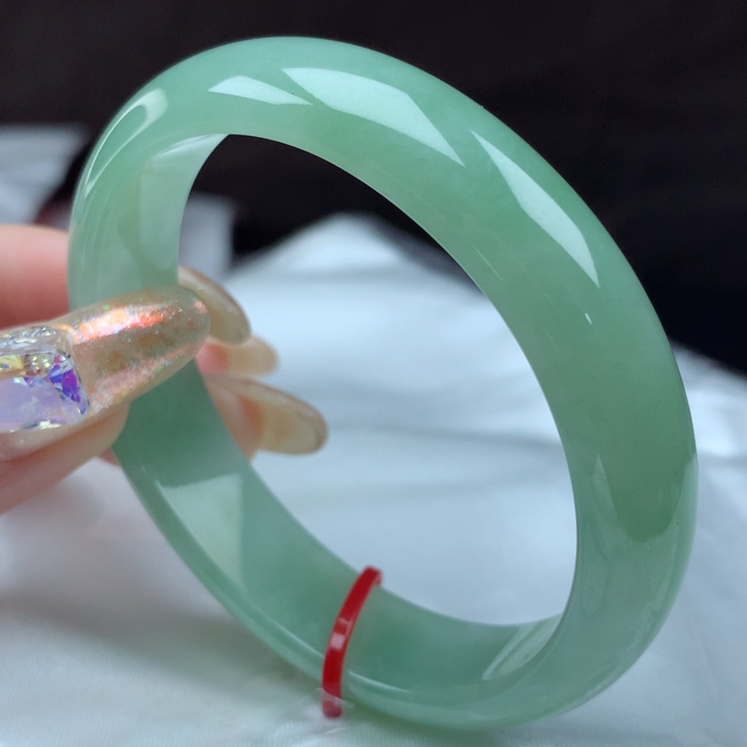 翡翠手镯（贵妃镯）未镶嵌95425，