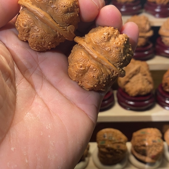 小***哥核桃满工金蟾0000000000