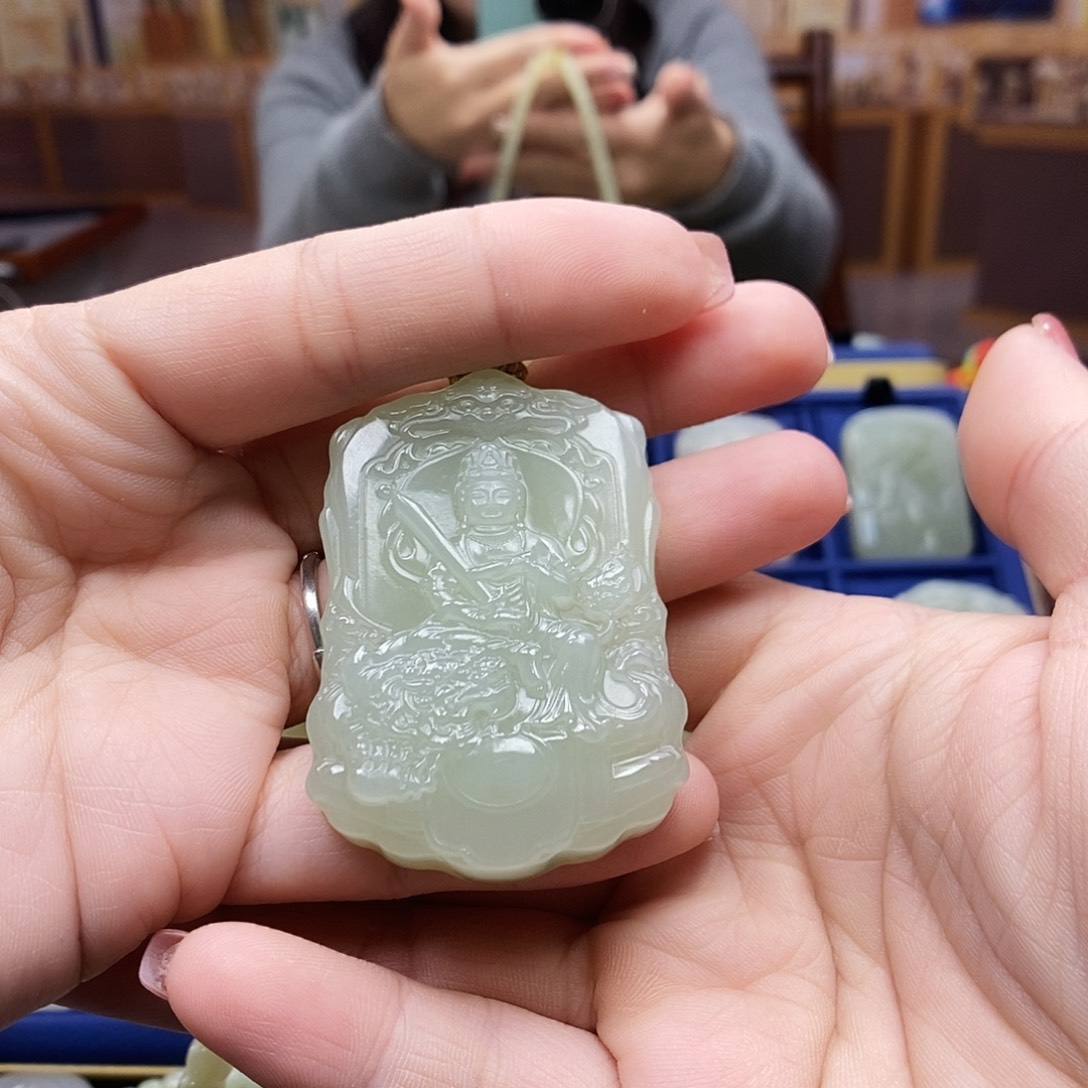 和田玉颈饰未镶嵌大*