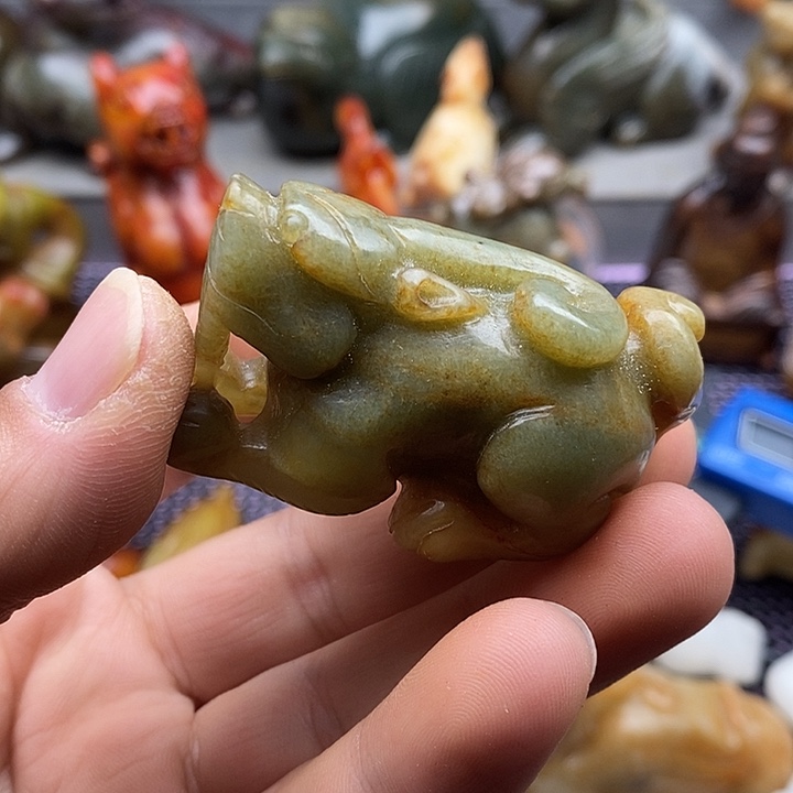 未镶嵌蛇纹石玉颈饰