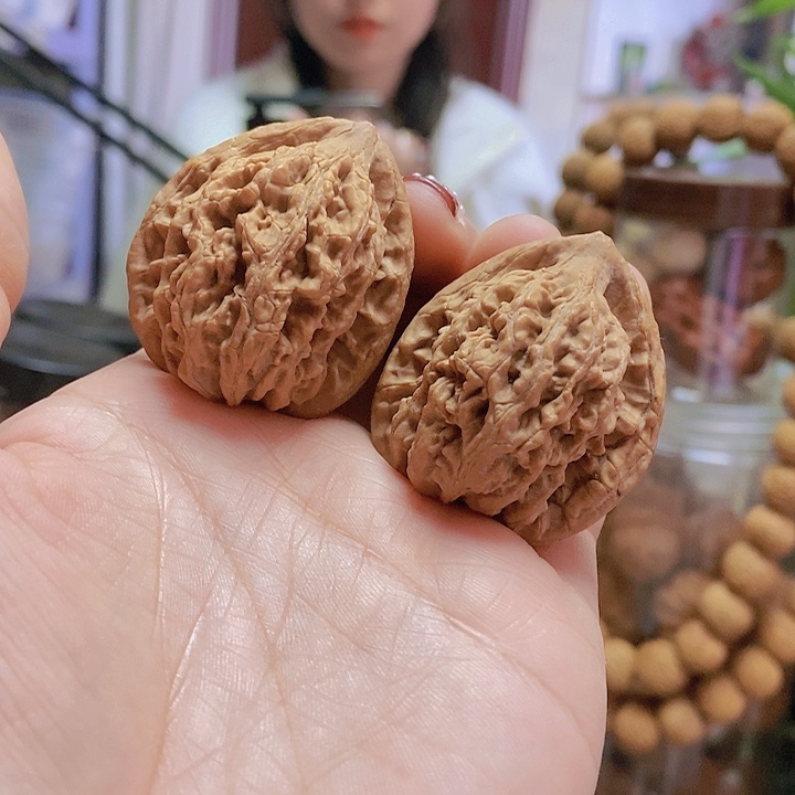 【闪购商品】文玩核桃把件36望月
